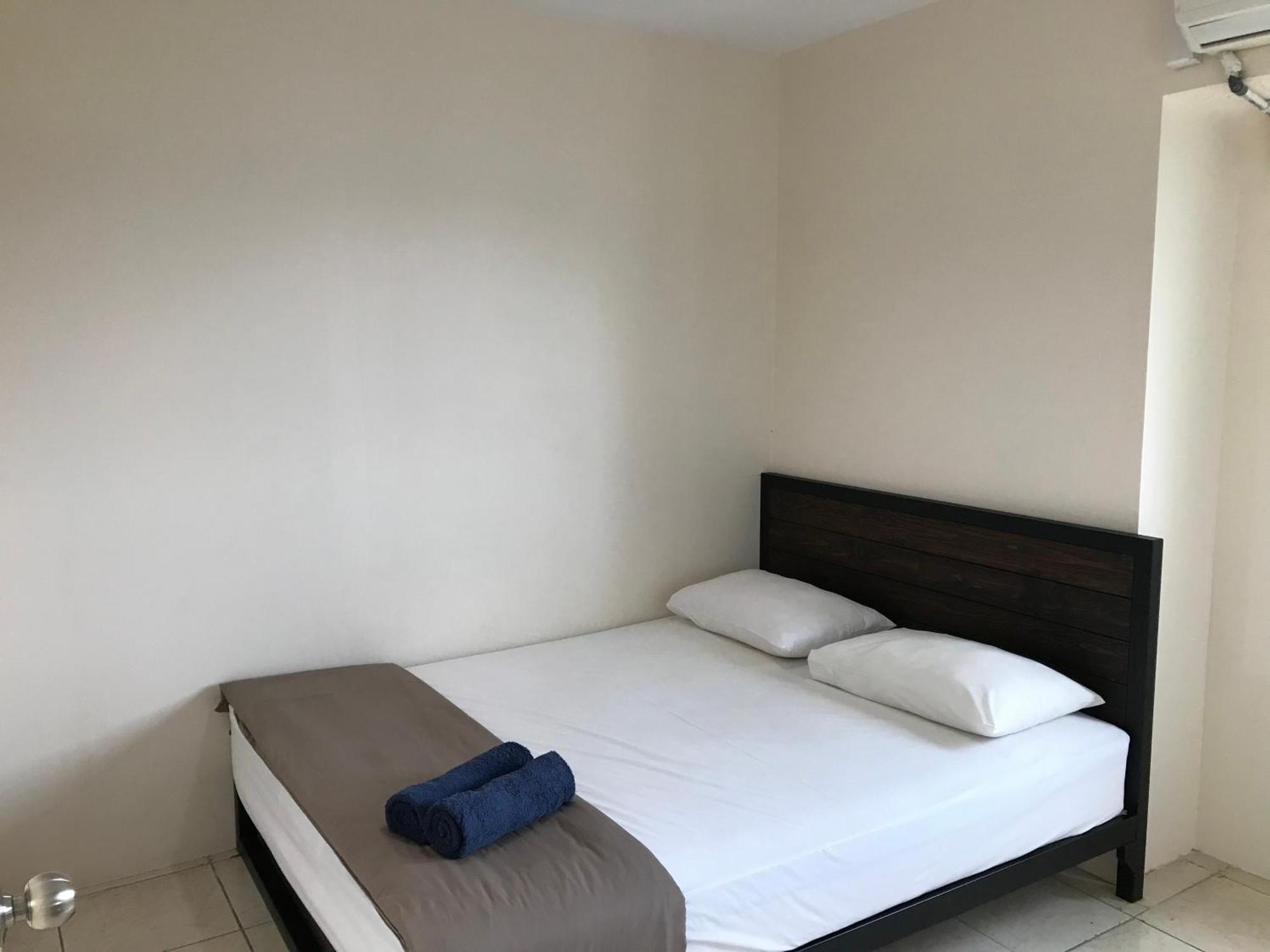 Queen Victoria Apartment Batam Стая снимка