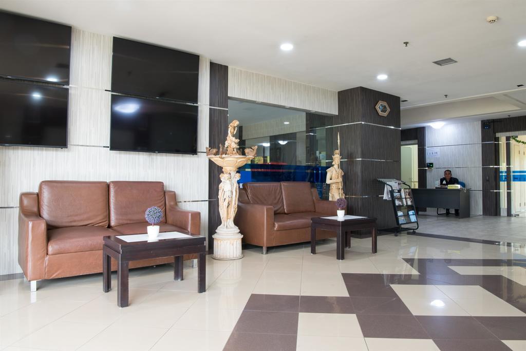 Queen Victoria Apartment Batam Екстериор снимка