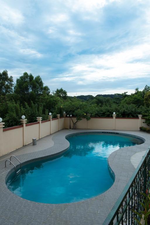 Queen Victoria Apartment Batam Екстериор снимка