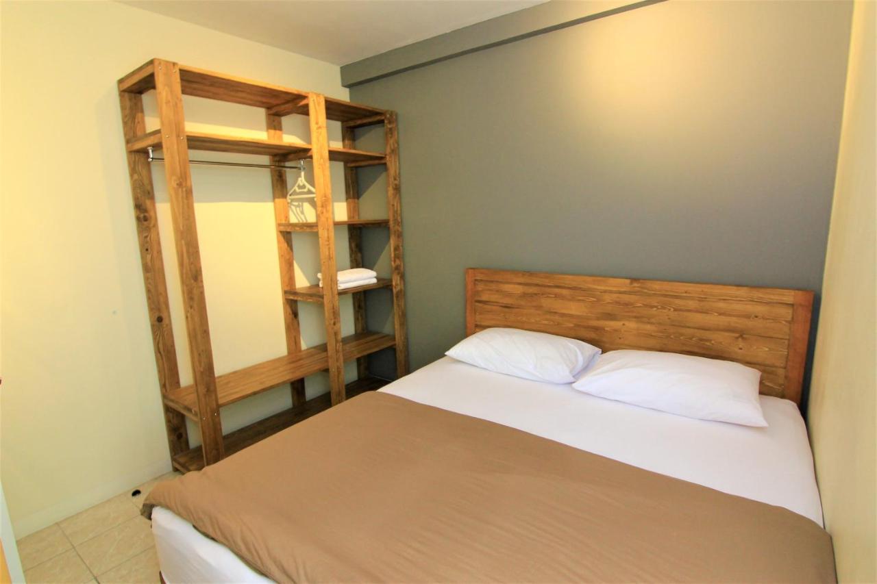 Queen Victoria Apartment Batam Екстериор снимка