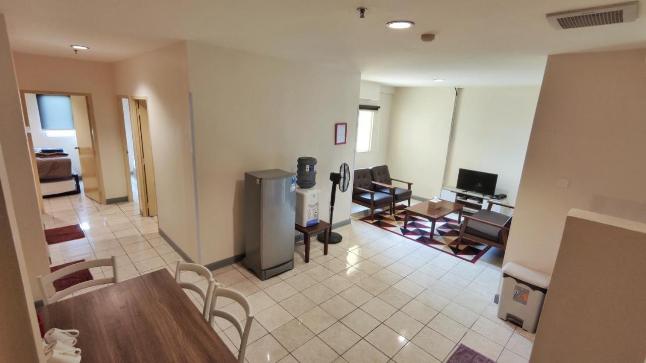 Queen Victoria Apartment Batam Екстериор снимка